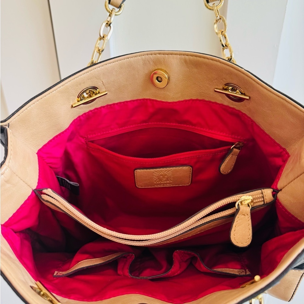 Ann Klein Black and Tan Women's Handbag - Picture 3 of 9